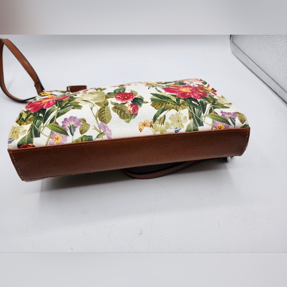 Bueno Floral/ Botanical Crossbody Bag with Brown Strap - Picture 4 of 6